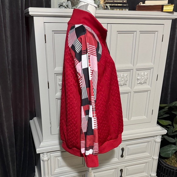 Red Quarter-Zip Sweater with Patterned Sleeves Size XL - Picture 6 of 10
